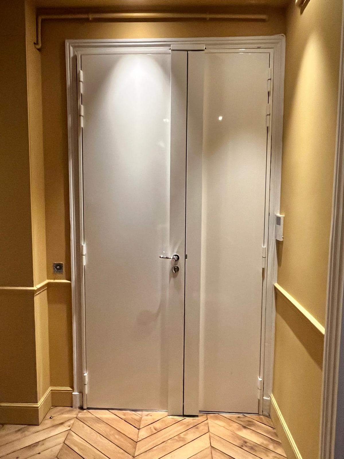 Renforcement de porte existante avec blindage