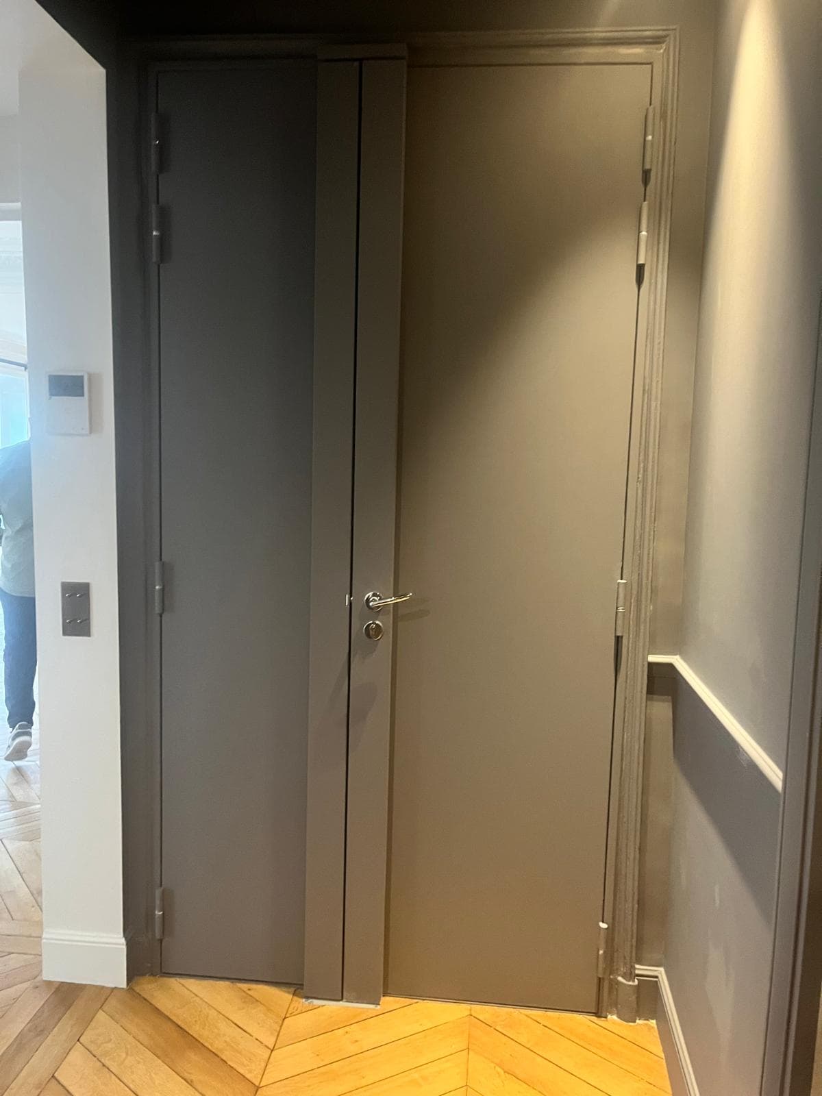 Porte renforcée avec serrure de sécurité à Paris 15